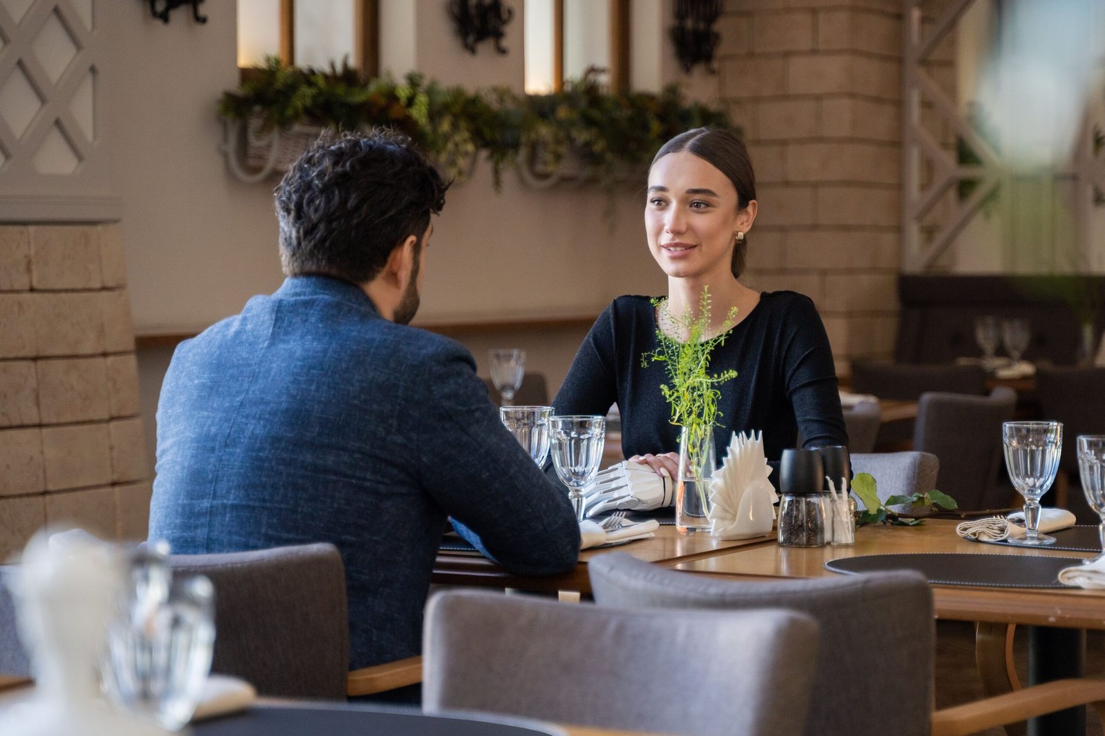 Encontro em Restaurante: Dicas para uma Experiência Especial com uma Mulher